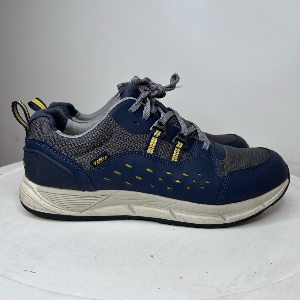 L.L. Bean Bean's Comfort Fitness Walking Shoe In Navy/Iron